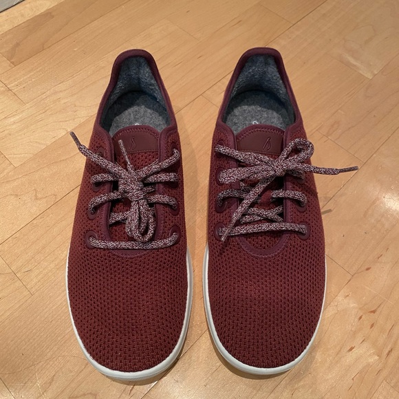 Women’s burgundy size 9 Allbirds Tree Runner. Worn once. - Picture 2 of 4